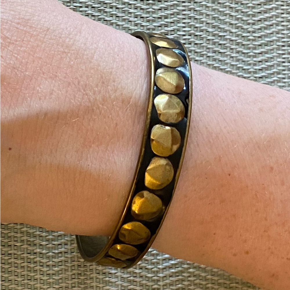 Two-tone black/brass bangle